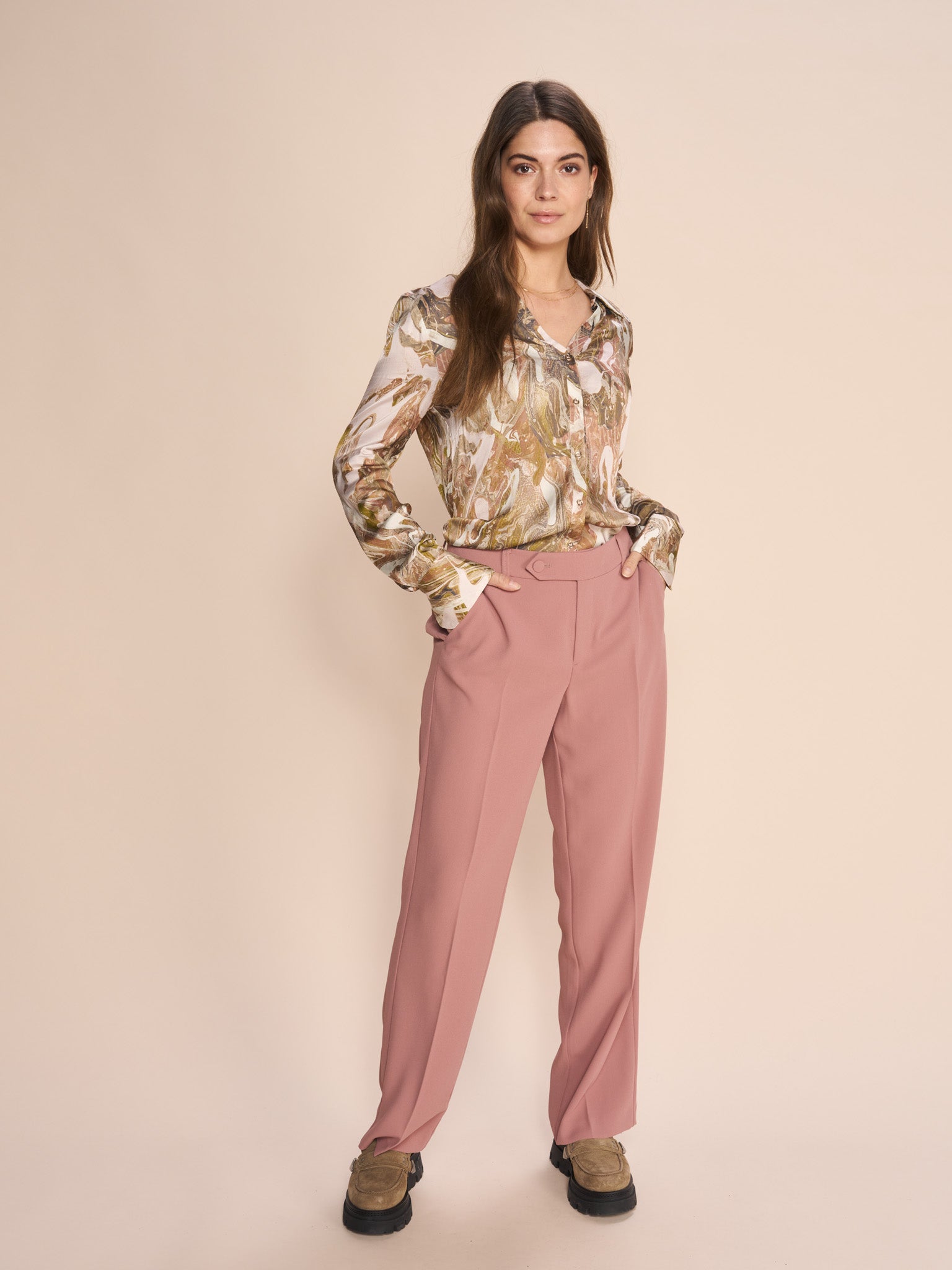 Modelshot / Burlwood / Detail